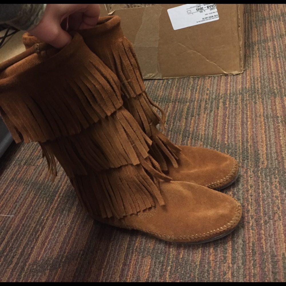 Minnetonka fringe boots