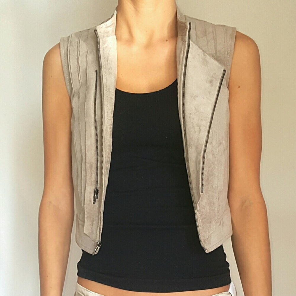 BCBG beige Hazelnut Vest