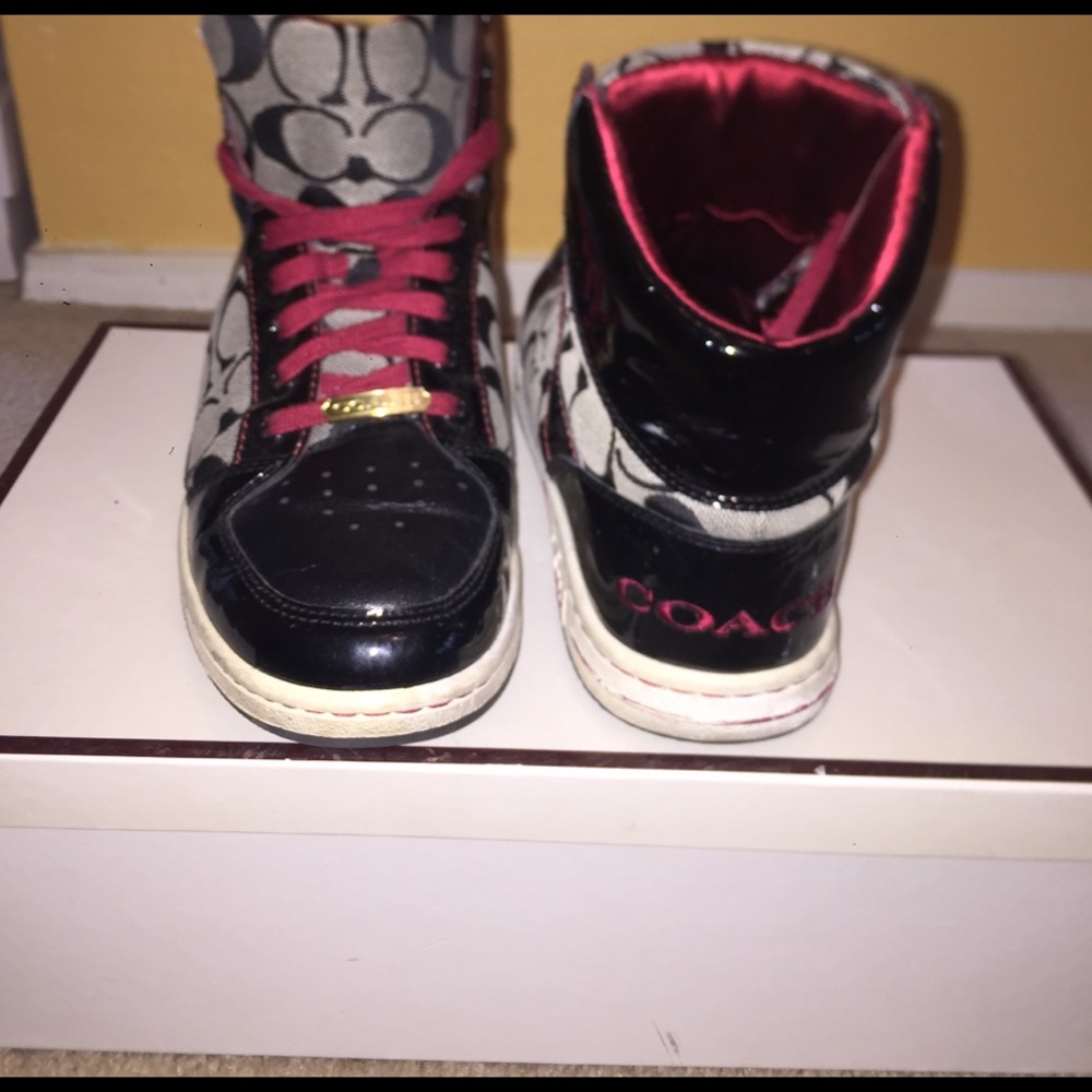 Black high top Coach sneakers! 🖤 size 8.5🖤