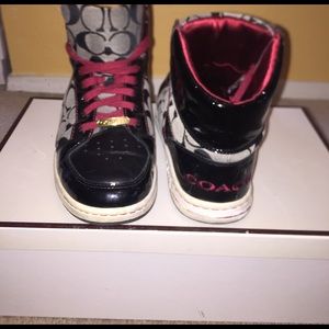 Black high top Coach sneakers! 🖤 size 8.5🖤