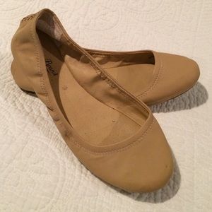 Lucky Brand nude/tan flats