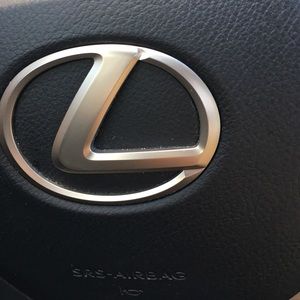 Meet your Posher, Loralee