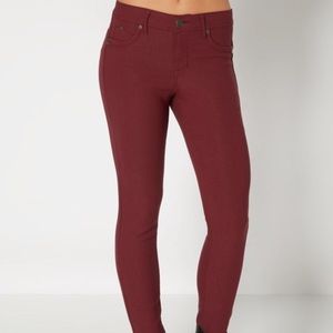 Rue 21 Jeggings (Burgundy)🍒🌸