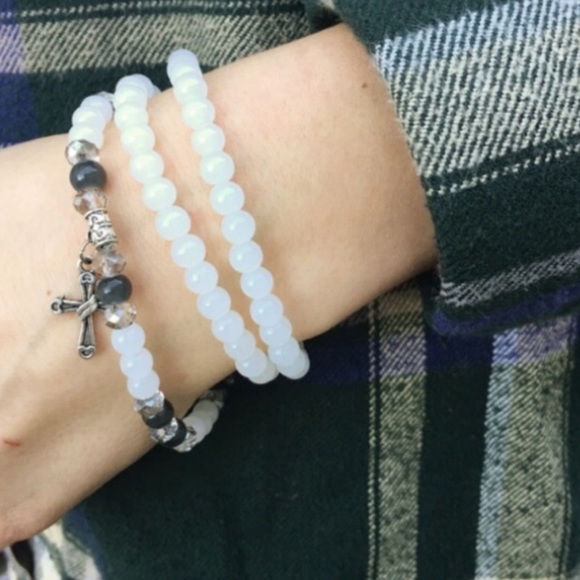 White Bead Bracelet with Cross Charm - Picture 1 of 4