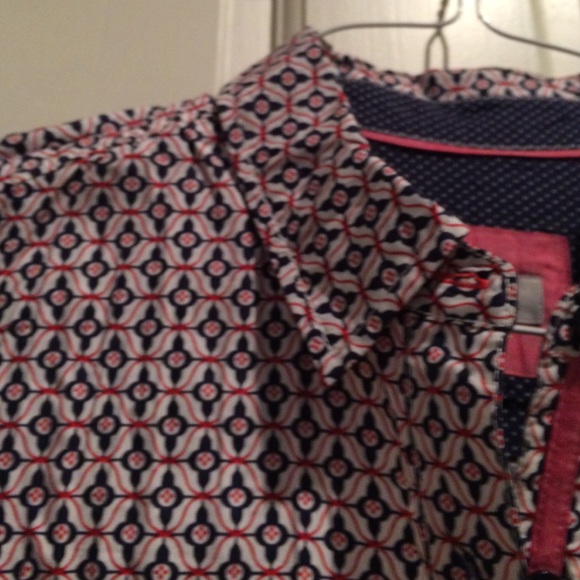 Patterned button down top - Picture 3 of 3