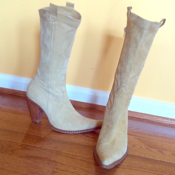 Shoes - Suede cowboys 👢