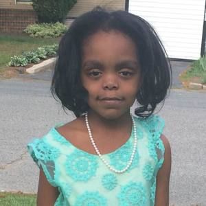 Meet your Posher, Raquel