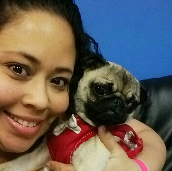 Meet your Poshers, Carol & Eddie! - Picture 3 of 6