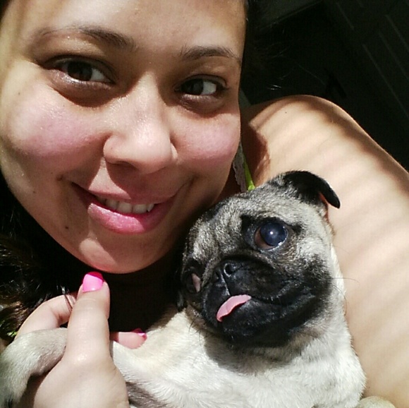 Meet your Poshers, Carol & Eddie! - Picture 4 of 6