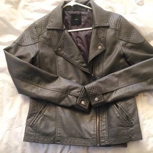 ⚡️FINAL PRICE ⚡️ Gray Leather Biker Jacket