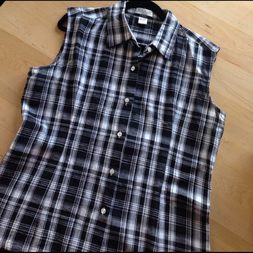 Sleeveless Black&White Plaid Shirt