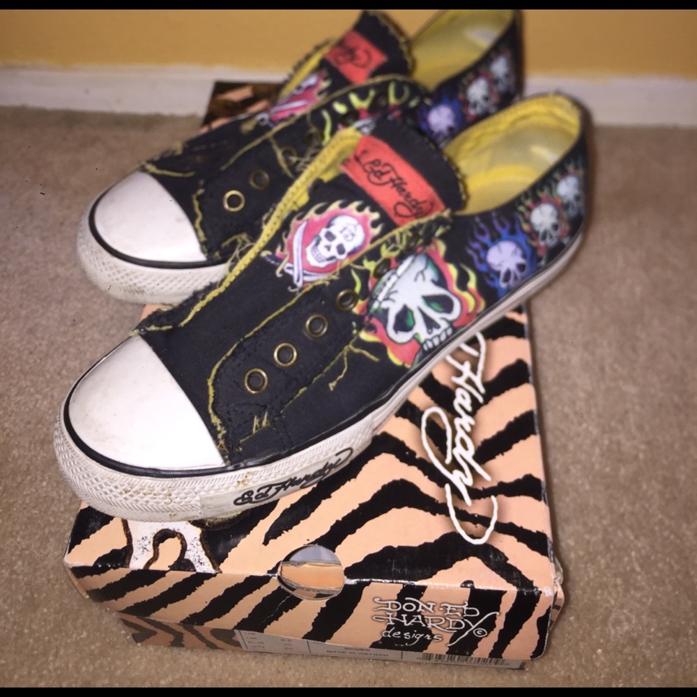 Ed Hardy sneakers! ❤ size 9❤