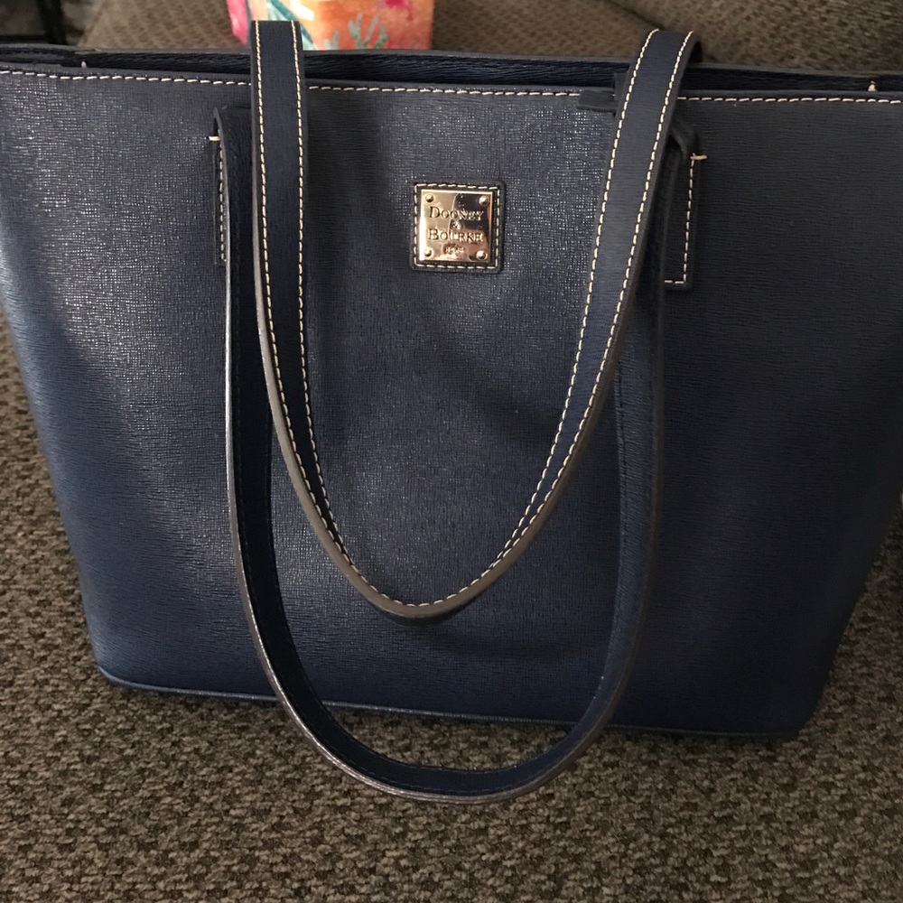 Dooney And Bourke Purse