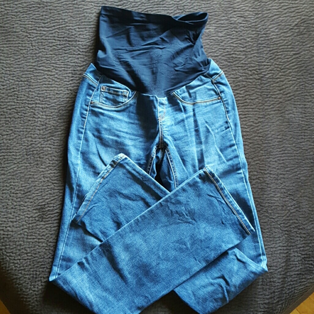Jessica Simpson maternity jeans