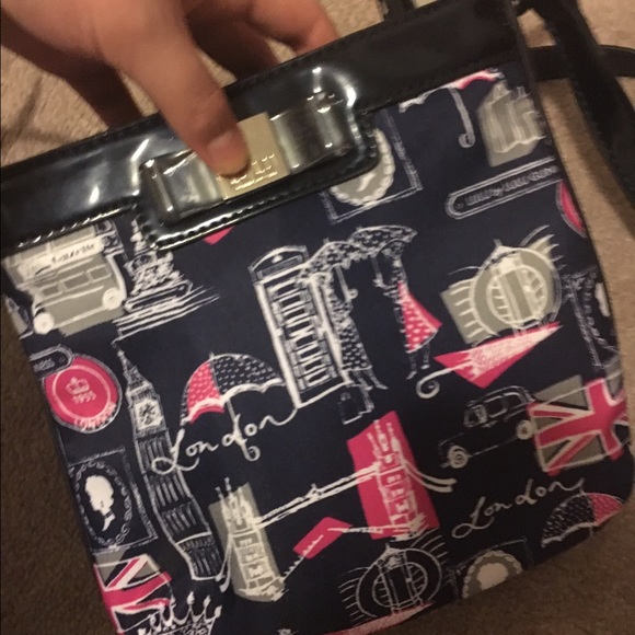 This is a pink lady bag brand new with the scarf - Picture 2 of 3