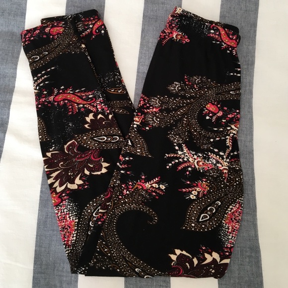 Pants - Paisley Leggings Pants - Paisley Leggings