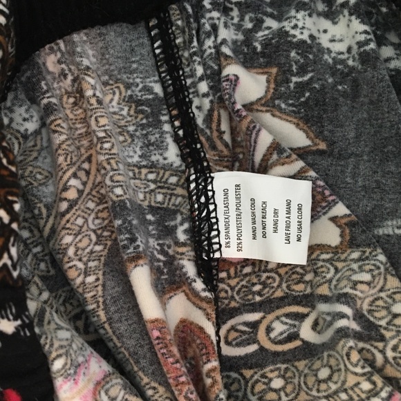 Pants - Paisley Leggings Pants - Paisley Leggings