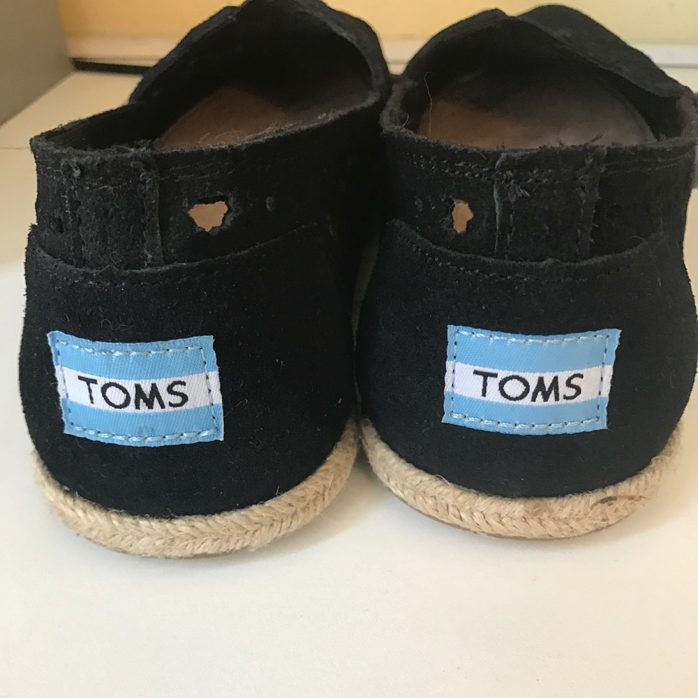 NEW TOMS