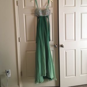 La Femme Size 4 Ombré Green Jeweled Prom Dress