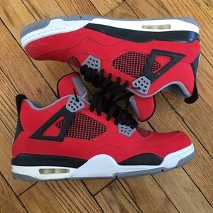 Air Jordan Retro 4