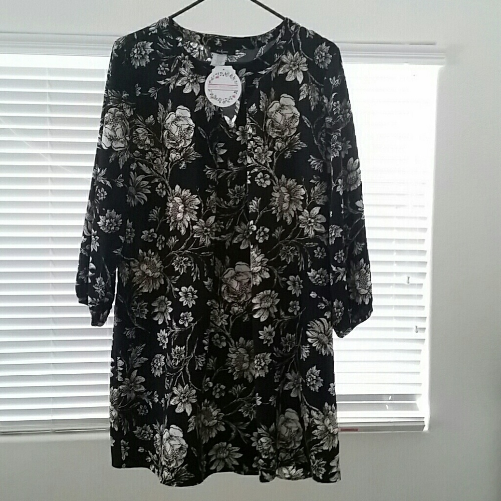 Floral/black shift dress
