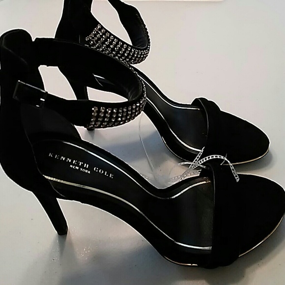 Kenneth Cole New York
Shoes - Kenneth Cole BIEN blk Jewel ankle strap sz 10 Kenneth Cole New York
Shoes - Kenneth Cole BIEN blk Jewel ankle strap sz 10