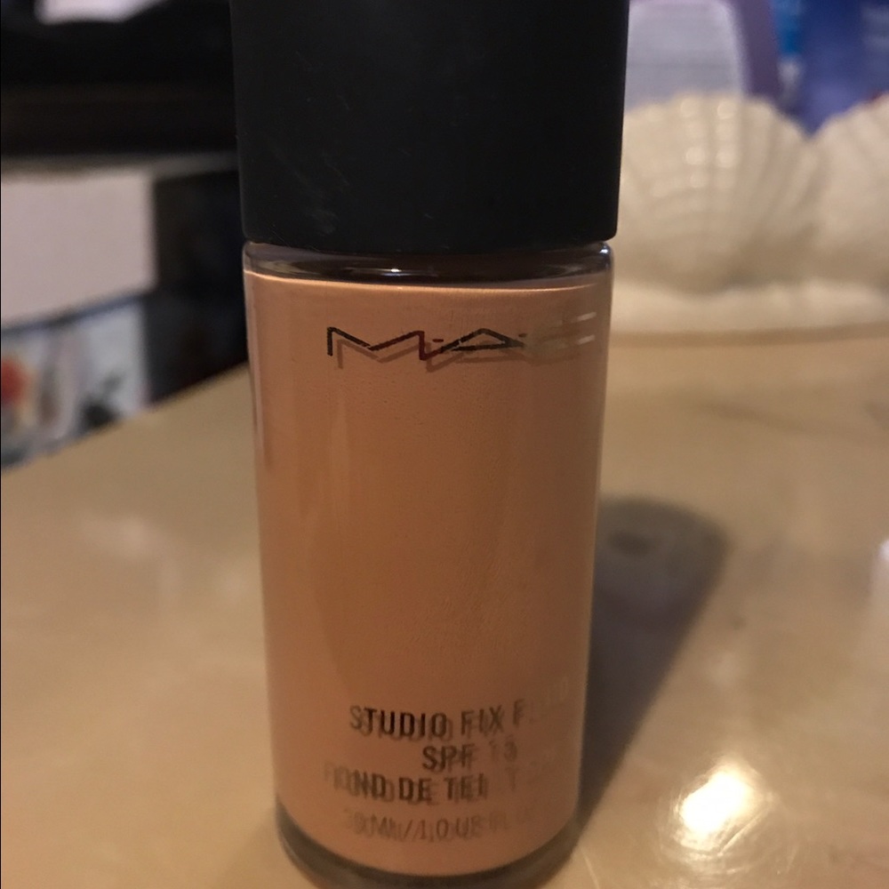 MAC prolong wear foundation -Nw15 shade-