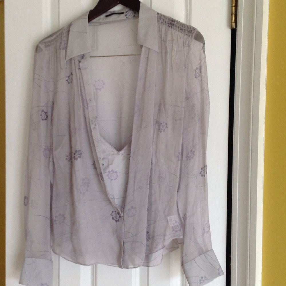 Beautiful Elie Tahari silk blouse w/camisole.