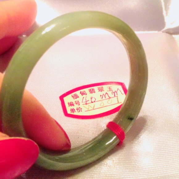 🌹This nice bangle of jade is real jade,🌹