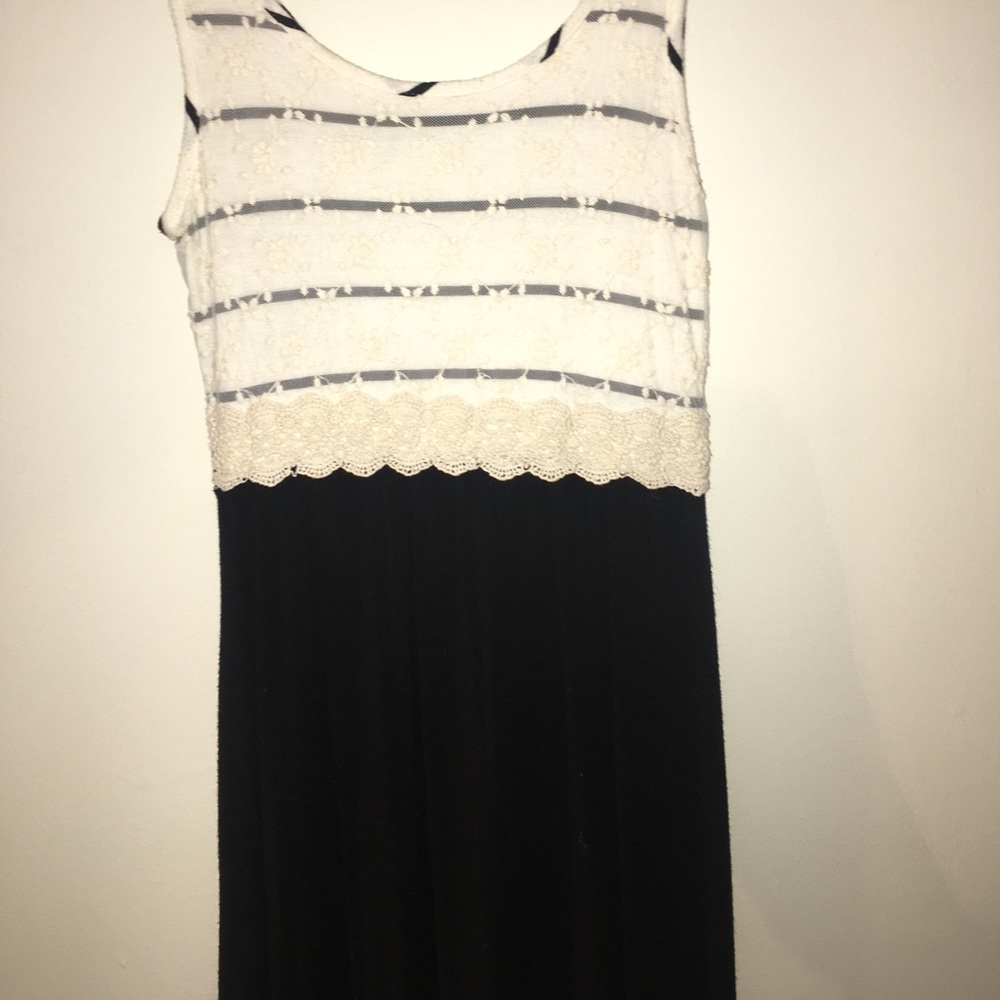 black and white lace maxi dress (KIDS SIZE)