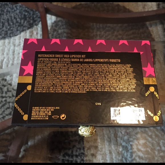 🌺SALE🌺NEW! MAC SWEET RED LIPSTICK KIT - Picture 3 of 3