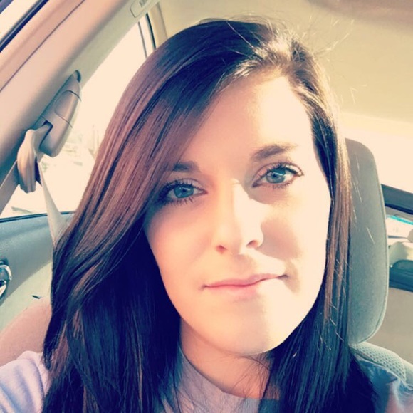 Meet your Posher, Emily - Picture 1 of 1