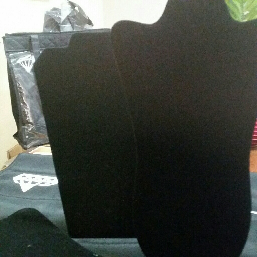 4 Necklace display Holders