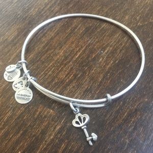 Key charm Alex and ani