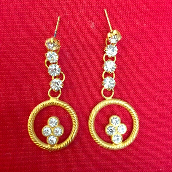 BOGOF Vintage Dangle Earrings - Picture 1 of 3
