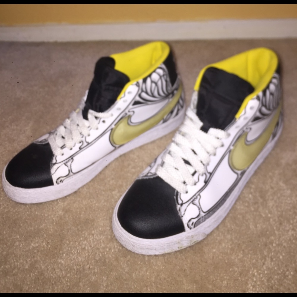 Nike blazers! 💛size 7.5y💛