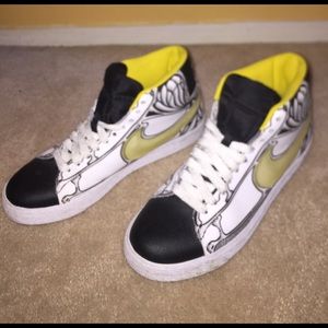 Nike blazers! 💛size 7.5y💛