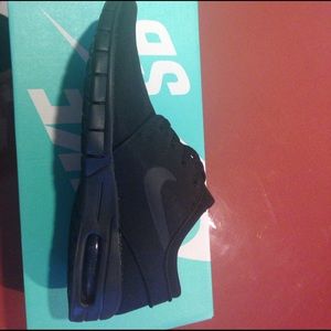 Nwb Stefan Janoski air max.