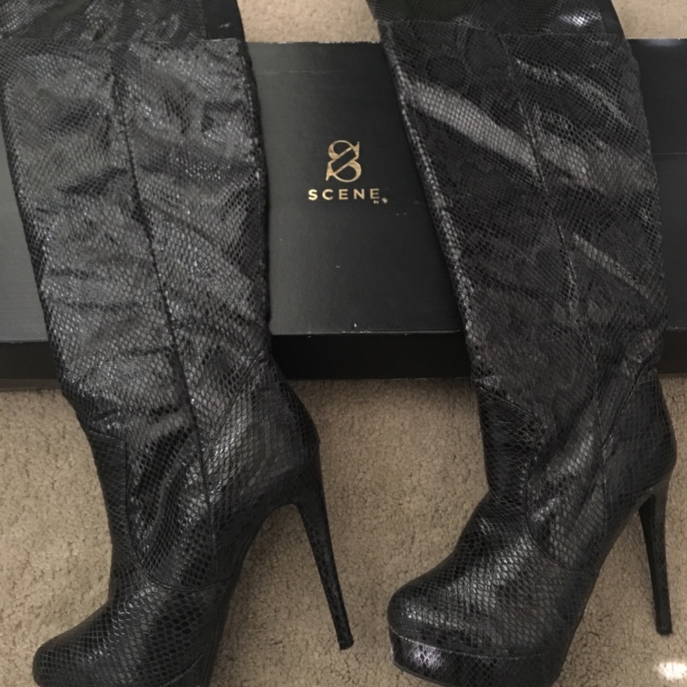 Scene Heels