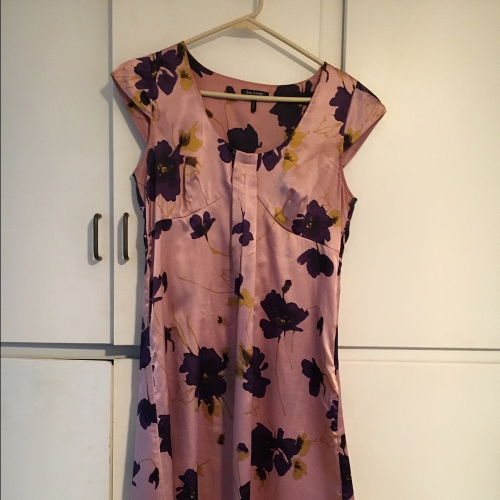 BEAUTIFUL feminine silk floral dress