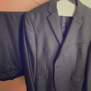 Apt. 9 suit