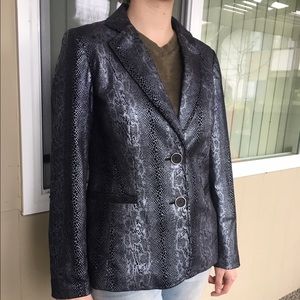 Faux Snakeskin Blazer 🌟
