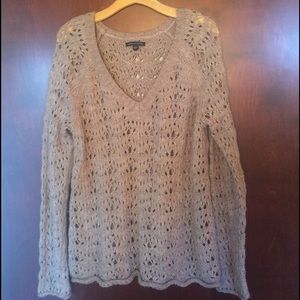 American Eagle long sleeve sweater.