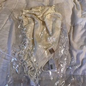 Cream pashmina still in bag