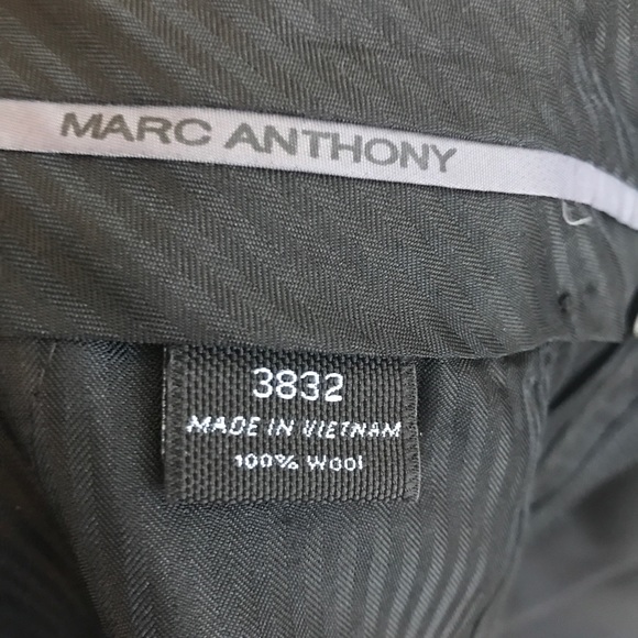 Marc Anthony suit - Picture 3 of 3