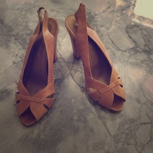 Nude open toe heel