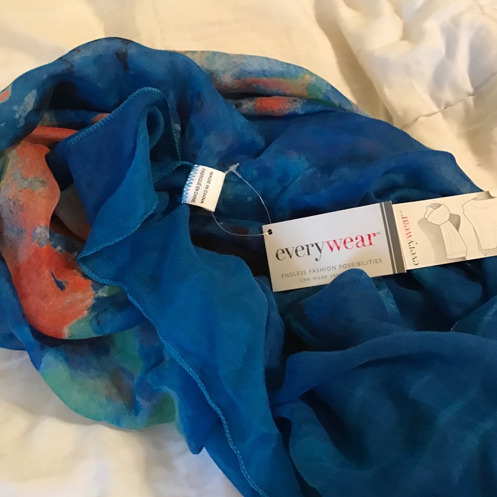 Nwt scarf