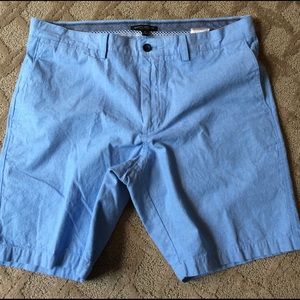 Men's size 36 Banana Republic Aiden shorts