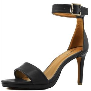 Black sandals BNIB