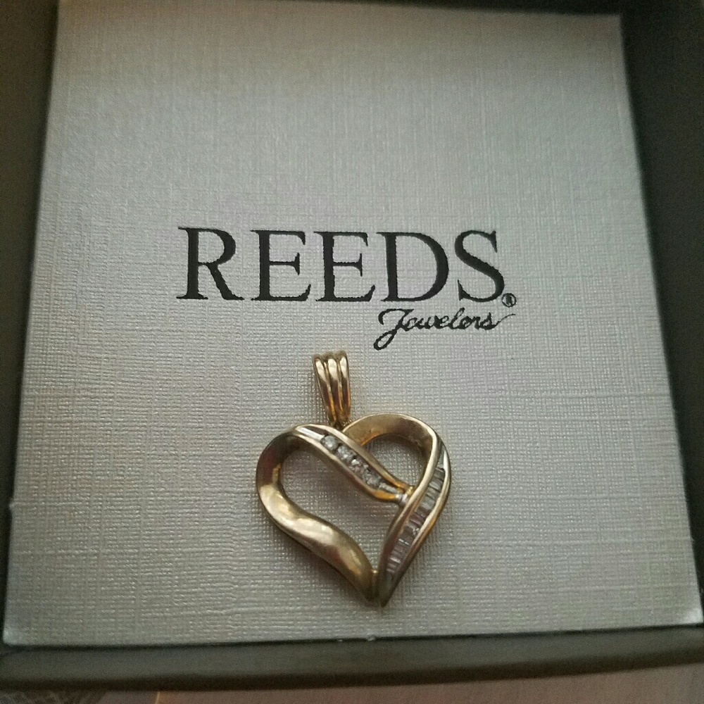 Reeds diamond heart pendent